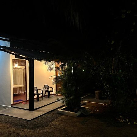 Ima House Bed & Breakfast Диквела Екстериор снимка