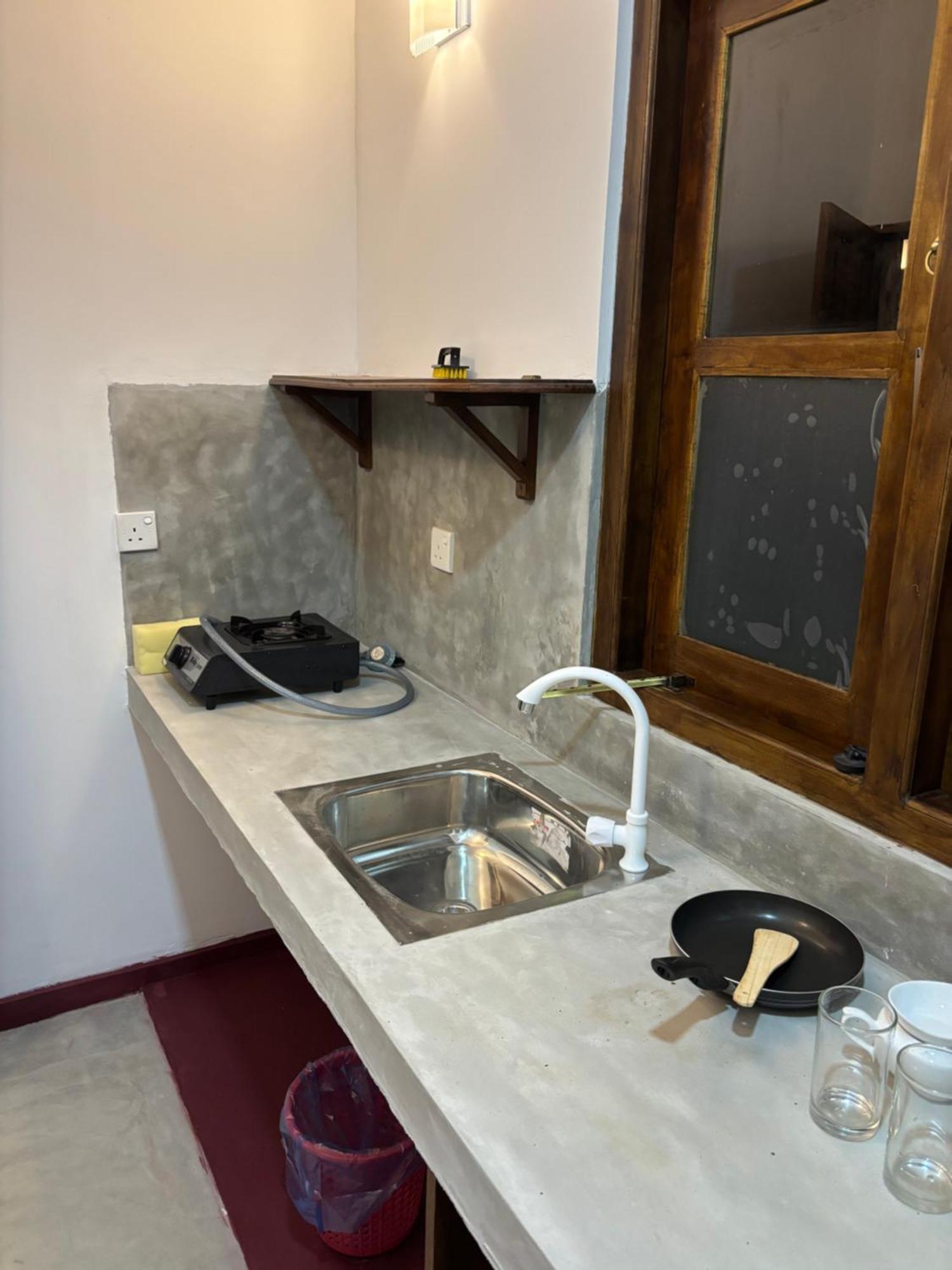 Ima House Bed & Breakfast Диквела Екстериор снимка