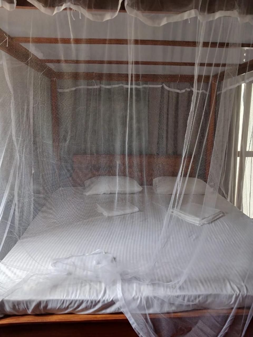 Ima House Bed & Breakfast Диквела Екстериор снимка
